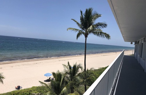 Lauderdale-by-the-Sea Apartamento | Escapada a la playa! Condominio frente al mar totalmente remodelado y amueblado