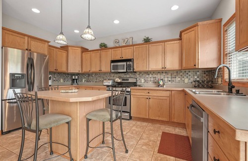 Thompsonville Casa | Hermosa casa a 1/8 de milla de Crystal Mtn. ¡Resort con chimenea y aire acondicionado!