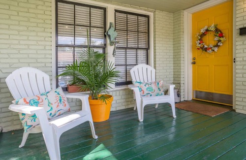 Courier City - Oscawana Casa | South Tampa SOHO Bungalow Home