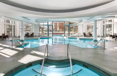 Kelowna Central Business District Apartamento | Summer Vacation in Kelowna Delta Grand Okanagan 1 Bdrm condo