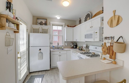 Summer Village Cabaña | Summer Village Family Cottage w/ Community Perks!