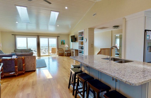 South Beach Casa | Summer Wind - Oceanfront Home, Large Deck, BHI Club w/Golf, Private Beach Access, 3 Suites, Dogs OK