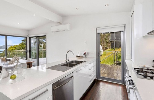 Lorne Casa | Summerhills House - Beach View Holiday
