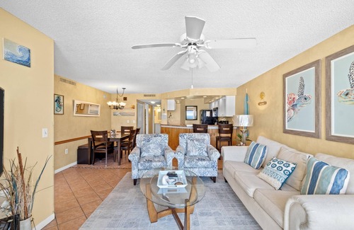 Crescent Beach Condominio | Summerhouse 605A - Beachfront, Free Activities Daily, 2 Pools, East End, Hot Tub