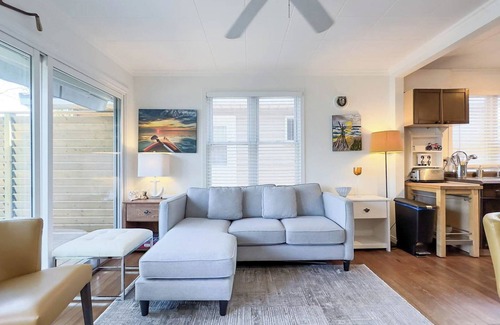 Central Huron Cabaña | Summerset Cottage, Lakeview Hot Tub - Private Lake Access
