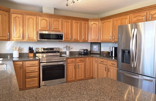 Ponshewaing Casa | Summerside Cape on Crooked Lake-Waterfront-Sunsets-Sleeps 12