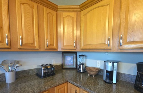 Ponshewaing Casa | Summerside Cape on Crooked Lake-Waterfront-Sunsets-Sleeps 12