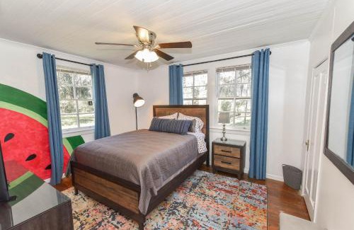 Richmond Hill Casa | Summertime Home For 8, Fast Ev ChargerPets Fenced Yard