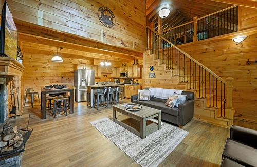 Sevierville Cabina | SummerTime is Here! Secluded Log Cabin-NEW Hot Tub-Wrap Around Porch