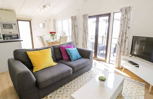 Rhyd-y-foel Cabaña | SUMMERTIME LODGE, family friendly, with a garden in Rhyd-Y-Foel