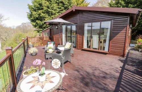 Rhyd-y-foel Casa | Summertime Lodge
