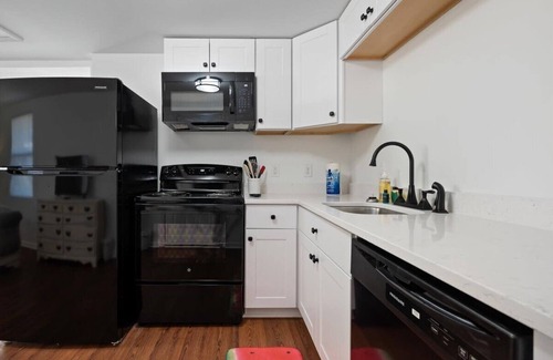 Richmond Hill Casa | Summertime near SAV, Fast EV Charger + Pets