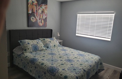 Town 'n' Country Casa | SummerTime Oasis 4 Bd 2Bth SF House with Pool