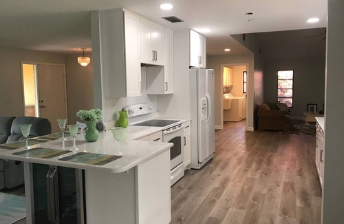 Pelican Casa | Summertime Retreat LOCATION LOCATION!!!