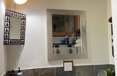 Trimble Casa | Summertime Special! Cute & Cozy Guest Apartment