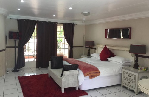 Greater Johannesburg Metropolitan Area Casa | Summerview Guest Lodge