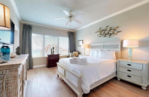 Four Mile Village Casa | Summit 0913