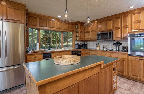 Ludlow Cabina | Summit Cabin In Ludlow 4 Bedroom Cabin by RedAwning