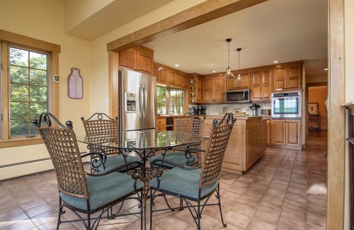 Ludlow Cabina | Summit Cabin In Ludlow 4 Bedroom Cabin by RedAwning
