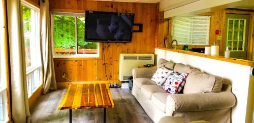 Algonquin Highlands Casa | Summit Cottage on Kawagama Lake