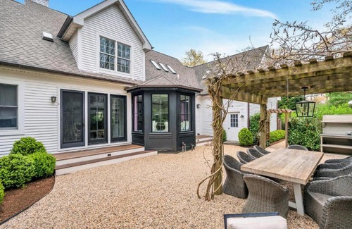 East Hampton Casa | Summit Harborside Spectacular