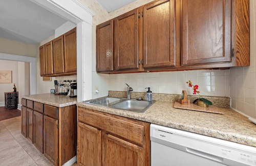 Old North Columbus Casa | Summit Scholars Suites For 12!