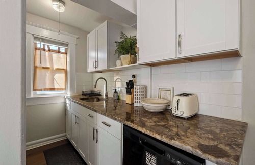 Old North Columbus Casa | Summit Scholars Suites For 12!