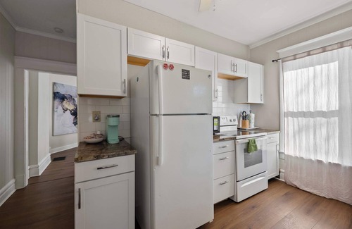 Old North Columbus Casa | Summit Scholars Suites, For 12!