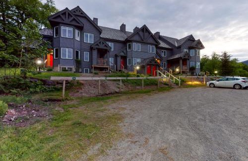 North Troy Apartamento | Summit Solitude