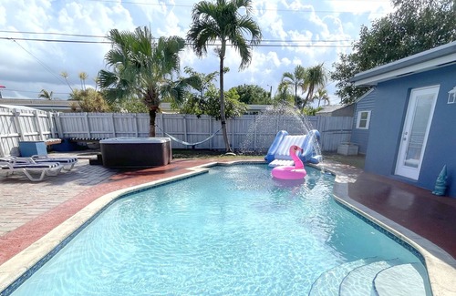 Driftwood Otro | Sun and Fun-3 Bdrms-2 Bth-Pool-Jacuzzi-Games-For 6