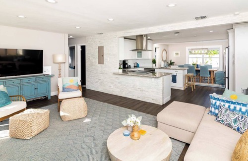 Sun Bay South Casa | Sun Bay Getaway | Backyard Pool w/ Winter Rates!