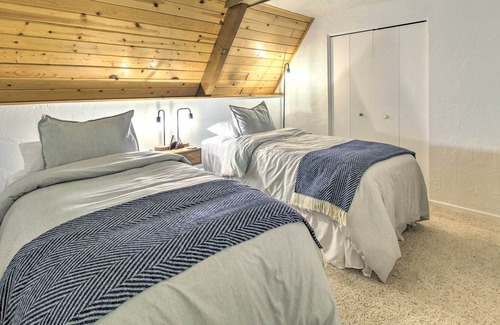 Pinetop Cabaña | Sun-dappled Pinetop A-frame: Hike, Golf & More!