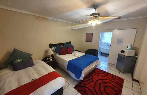 Schoemansville Casa | Sun Deck Lodge