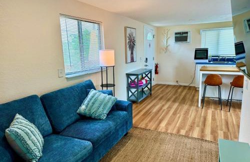 Indian Rocks Beach Apartamento | Sun-Drenched 1BR Apt - 5min walk to Beach