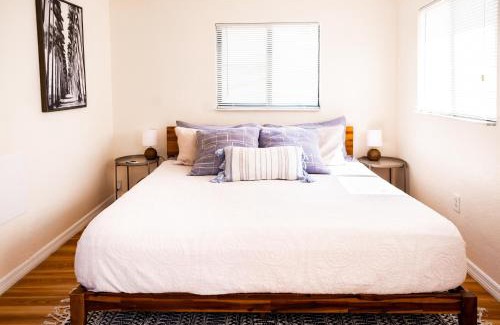 Indian Rocks Beach Apartamento | Sun-Drenched 1BR Apt - 5min walk to Beach
