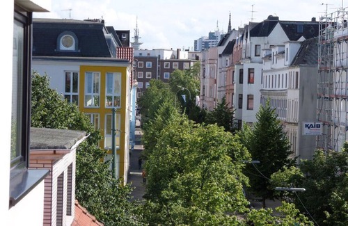 Goethestraße Apartamento | Sun-drenched apartment close to the city - perfect for long-term guests! Balcony elevator