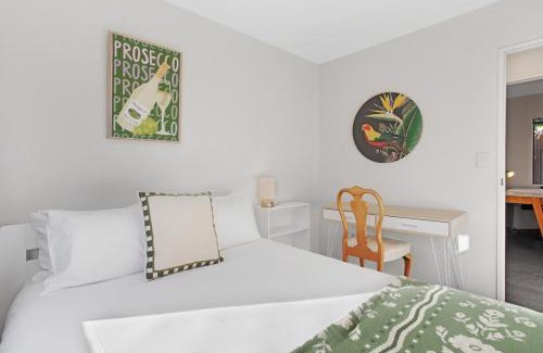 Auckland Casa | Sun Drenched Comfort close to City Center - 4BR 2BA