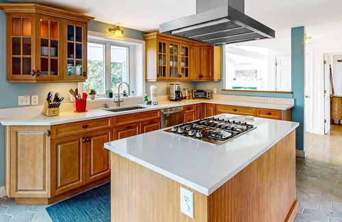 Truro Casa | Sun-filled escape with hot tub, deck, bikes, grill, W/D, & central AC