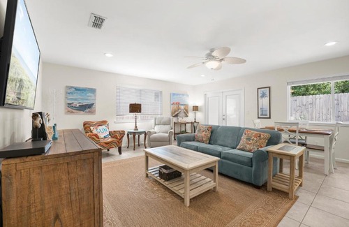 Butler Beach Casa | Sun Kissed Cottage