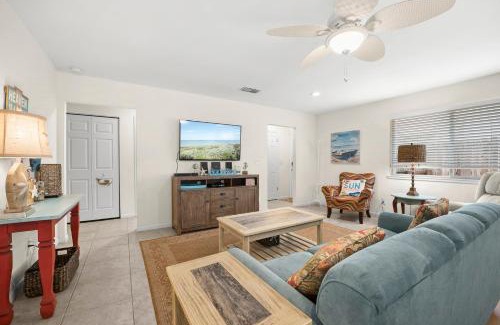 Butler Beach Casa | Sun Kissed Cottage