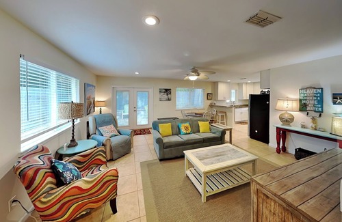 Butler Beach Cabaña | Sun Kissed Cottage