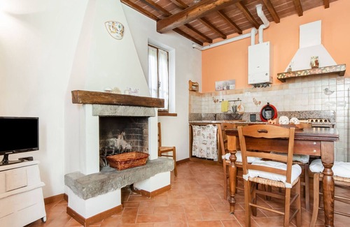 Torgiano Otro | Casa de vacaciones soleada en Torgiano con jardín