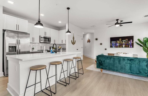 Ruskin Apartamento | Sun-Kissed Sanctuary: Family-Friendly 3 Bed Oasis