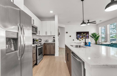 Ruskin Apartamento | Sun-Kissed Sanctuary: Family-Friendly 3 Bed Oasis