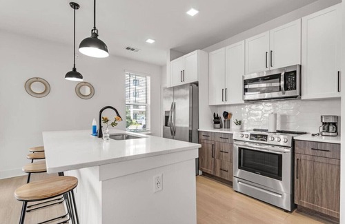 Ruskin Apartamento | Sun-Kissed Sanctuary: Family-Friendly 3 Bed Oasis