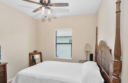 Memphis Casa | Sun-Kissed Serenity: Unwind in Palmetto, Florida's Premier Retreat