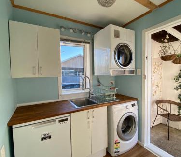 Hastings Casa | Sun-kissed Spa Retreat