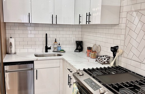 Bedford-Stuyvesant Apartamento | Sun-lit 2 bed 1 bath w washer/dryer