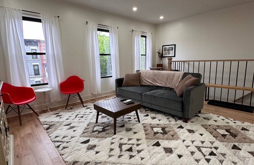 Bedford-Stuyvesant Apartamento | Sun-lit 2 bed 1 bath w washer/dryer