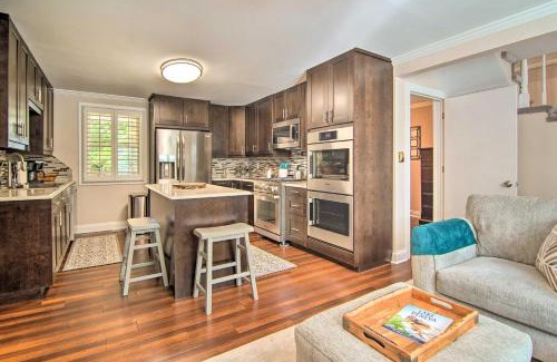 Como Casa | Sun-Lit Lake Geneva Sanctuary with BBQ Patio!